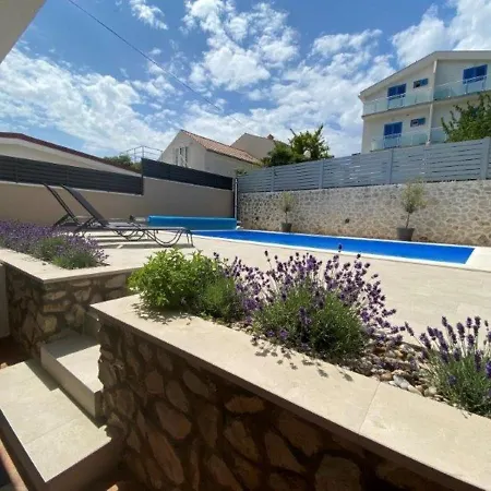 Διαμέρισμα Mirja - 50 M From *