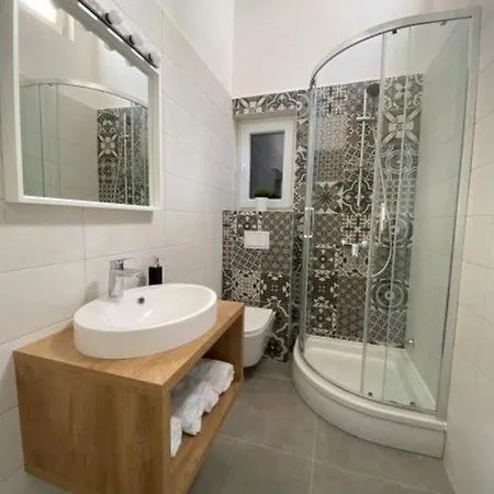Апартаменты Mirja - 50 M From Петрчане