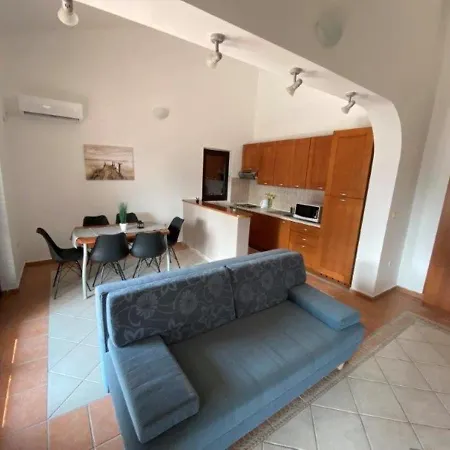 Διαμέρισμα Mirja - 50 M From