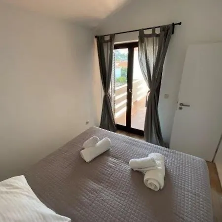 Mirja - 50 M From Петрчане